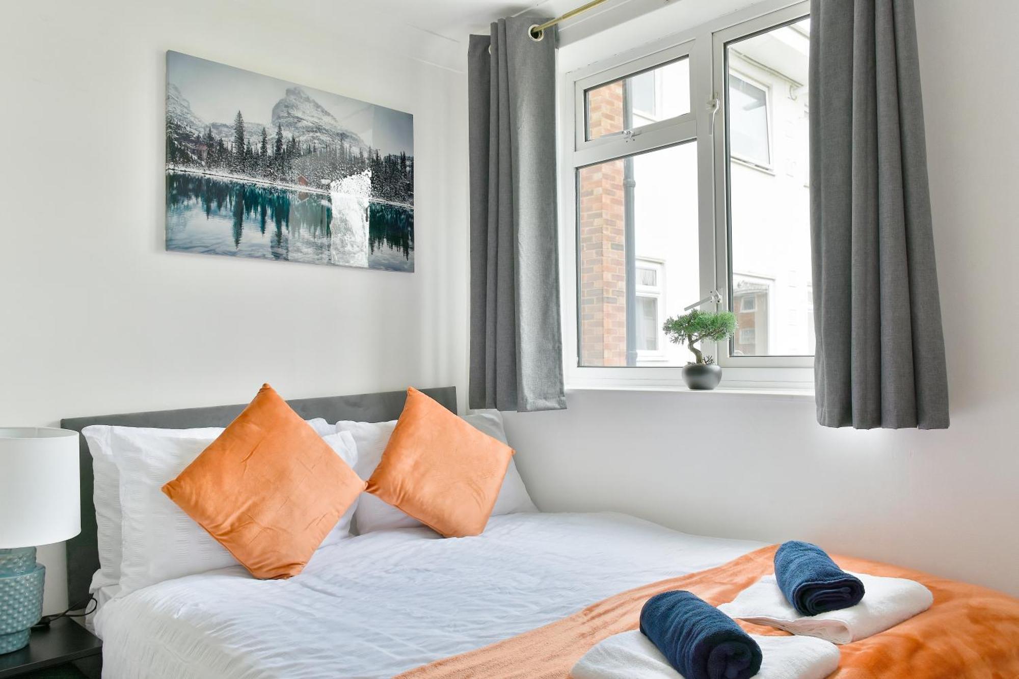 Lovely Flat Near Of Apartment